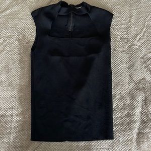 Zara keyhole tank